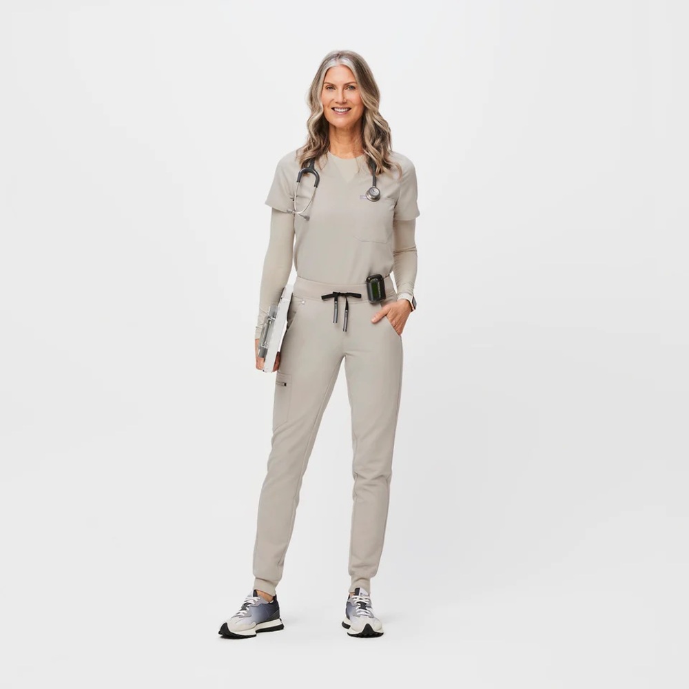 Figs Scrub Catarina One Pocket Top & Zamora High Waisted Jogger Bone/Silver NWT